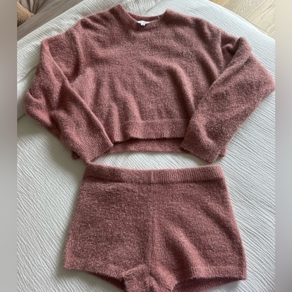 Le Lis Dresses & Skirts - Le Lis Two-Piece Fuzzy Knit Set in Dusty Rose